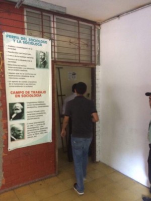 Miembros del MEU entregan edificios de la UNAH en Valle de Sula