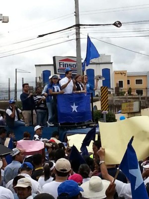 Nacionalistas marchan en Tegucigalpa y Comayagua