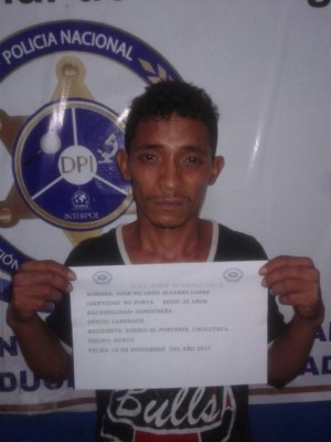 Capturan a joven que pretendía hurtar una gallina en Choluteca