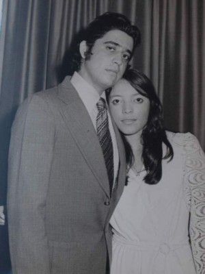 En enero de 1976 contrajo matrimonio con el entonces político liberal José Manuel Zelaya Rosales.