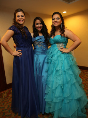 FOTOS: Glamurosa fiesta prom de la Americana