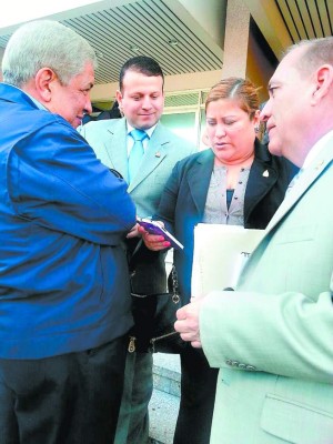 Honduras: Piden derogar artículo que penaliza hablar de reelección