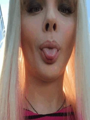 La actriz Chloë Grace Moretz, de pequeña traviesa a hermosa modelo