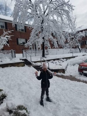 Así viven la tormenta de nieve los hondureños en Estados Unidos