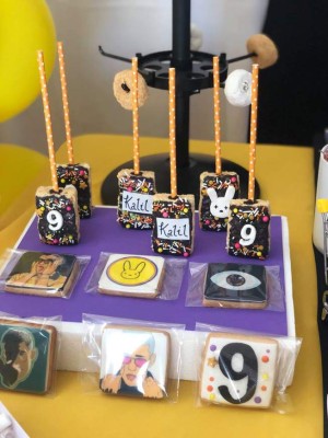 Niño pide fiesta temática de Bad Bunny y se vuelve viral