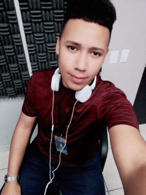 'Gabo' Fúnez: el locutor que enamoró con su voz al público hondureño