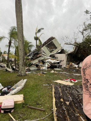 Caos y destrucción: Las imágenes que dejó el tornado en Florida