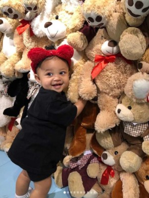 Kylie Jenner y Travis Scott comparten fotos de álbum familiar nunca antes vistas