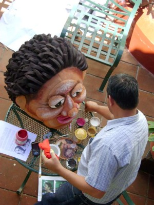 Johnny McDonald es el rey de los mascarones