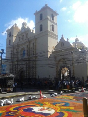 FOTOS: Alfombras con color y tradición en Tegucigalpa