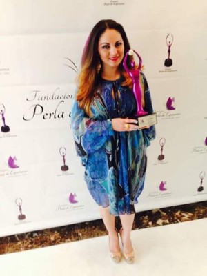 Hondureña recibe premio Mujer de Inspiración 2015