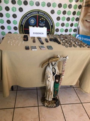 Capturan a cinco presuntos miembros de la Mara Salvatrucha con imagen de la 'Santa Muerte'