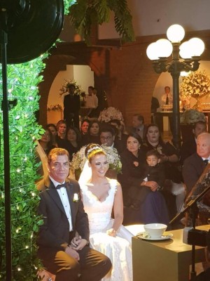 Las fotos más románticas de la boda del diputado Elvin Santos con Marcela Montaño