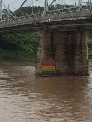 Miles de evacuados por lluvias que azotan a Honduras