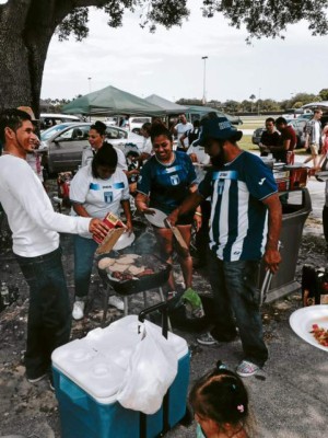 Hondureños apoyaron a la H en Miami