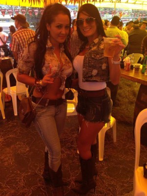 FOTOS: Ellas son las modelos ticas que recibieron dinero del Seguro Social