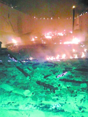 Incendio destruye histórica iglesia hondureña