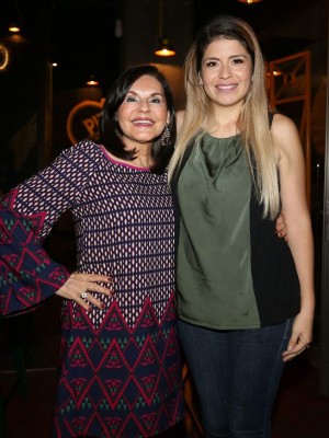 Cariñoso festejo para Pilar por su cumpleaños