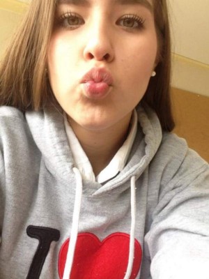 Burlas en la web por sensual joven que intentó sobornar a las autoridades&nbsp;&nbsp;