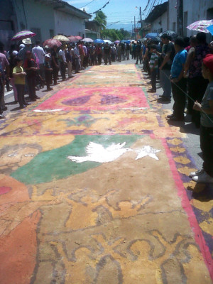 Muestras de fe adornan las calles de Comayagua