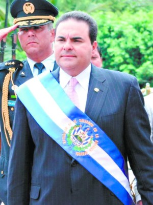 Artículo de Octavio Carvajal: ¡Triángulo de corruptos!