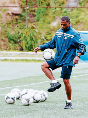 Clavasquín le responde a Treviño