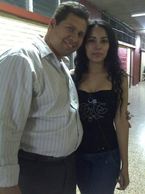 Polémica periodista publicó fotos donde luce irreconocible ¿Elsa Oseguera?