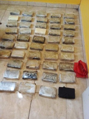 Así fue la captura de seis agentes de la DPI con droga y dinero en Tocoa (FOTOS)