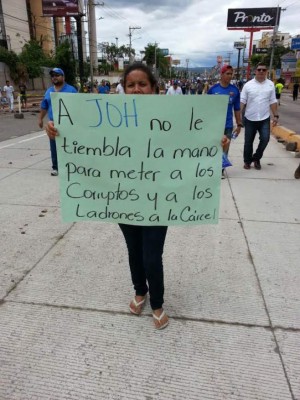 Nacionalistas marchan en Tegucigalpa y Comayagua