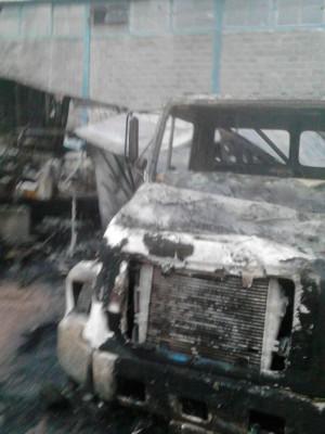 Incendio en El Pedregal destruye cuatro camiones&nbsp;&nbsp;