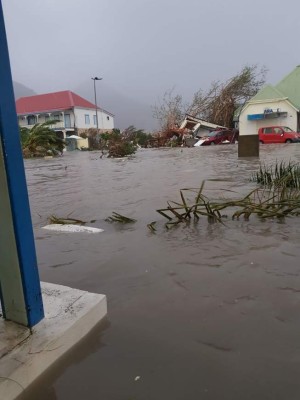Irma deja un muerto y 'devastación total' en Barbuda