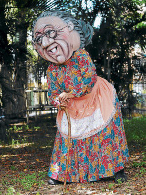 Familia de mojigangas encuentra su identidad