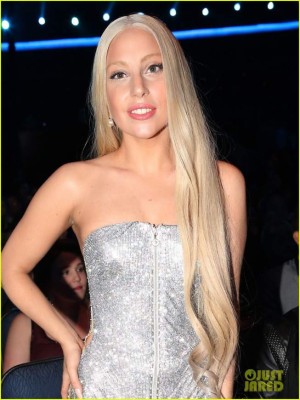 Lady Gaga actuará en premios Grammy