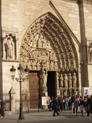 Historia y fe conviven en la Catedral de Notre Dame