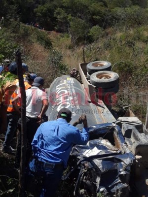 Imágenes del aparatoso accidente de una cisterna en Nueva Armenia
