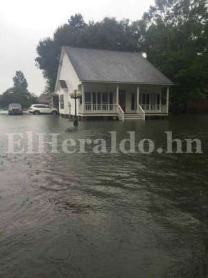 Hondureños afectados por las lluvias en Luisiana