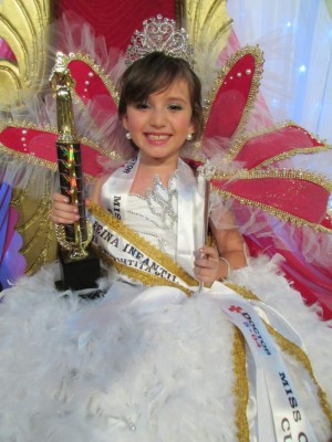 Diversión y belleza presente en la Feria Juniana de El Paraíso