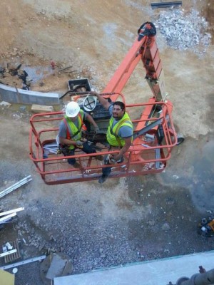 Hondureños ponen en alto nombre de su patria con su trabajo