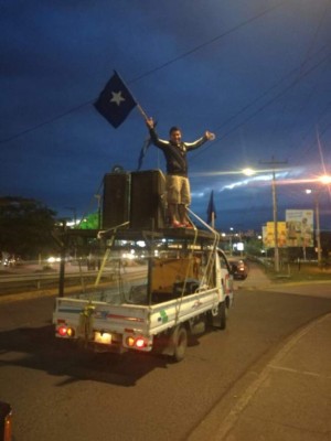FOTOS: Nacionalistas celebran la 'Caravana de la Victoria' en Honduras
