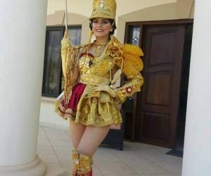 Por segundo año consecutivo la bella Daniela es la dirigente del cuadro de palillonas del Instituto Cosme García de Danlí. Foto: Facebook.