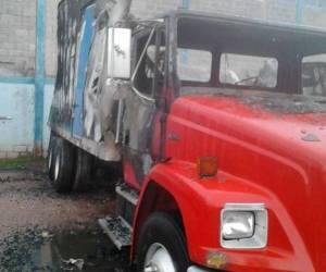 Incendio causó daños a cuatro camiones en Tegucigalpa.