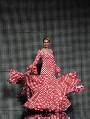 Sedas, crepés y encajes al ritmo de flamenco