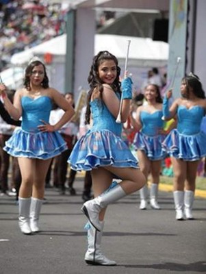 Hondureños comparten imágenes de sus hijos en esta fiesta cívica