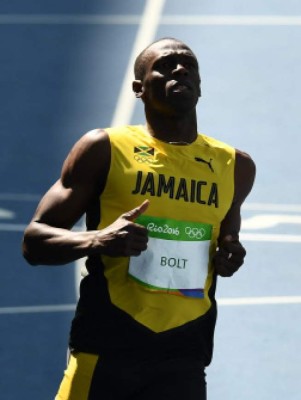 Usain Bolt inicia con un paseo su objetivo de nuevo triplete olímpico