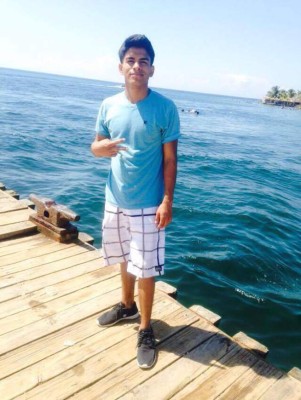 Así era Elmer Cárcamo, el universitario que murió apuñalado por su hermano tras derrota de la 'H'