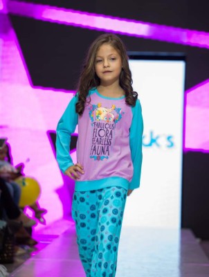 Ternura a flor de piel en la semana de la moda infantil en Tegucigalpa