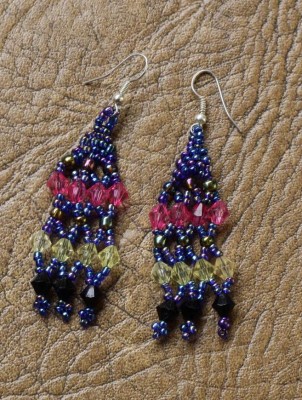 Piezas creativas tejidas con mostacilla