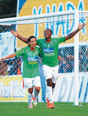 Flores para enterrar el invicto