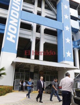 Miembros de seguridad de Australia supervisaron las canchas previo al repechaje