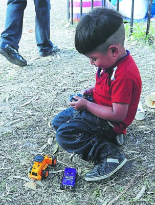 Entregamos juguetes, ropa y varios esterilizadores de pepes a peregrinos